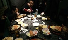 六个汉子，吃完回家